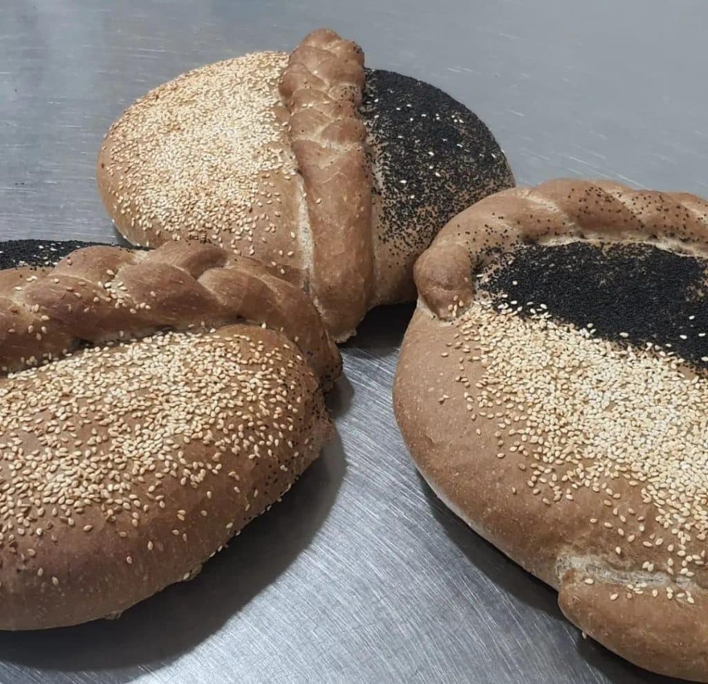 تولیدی نان حجیم و نان رژیمی کافه نان آراز در جلفا آذربایجان شرقی