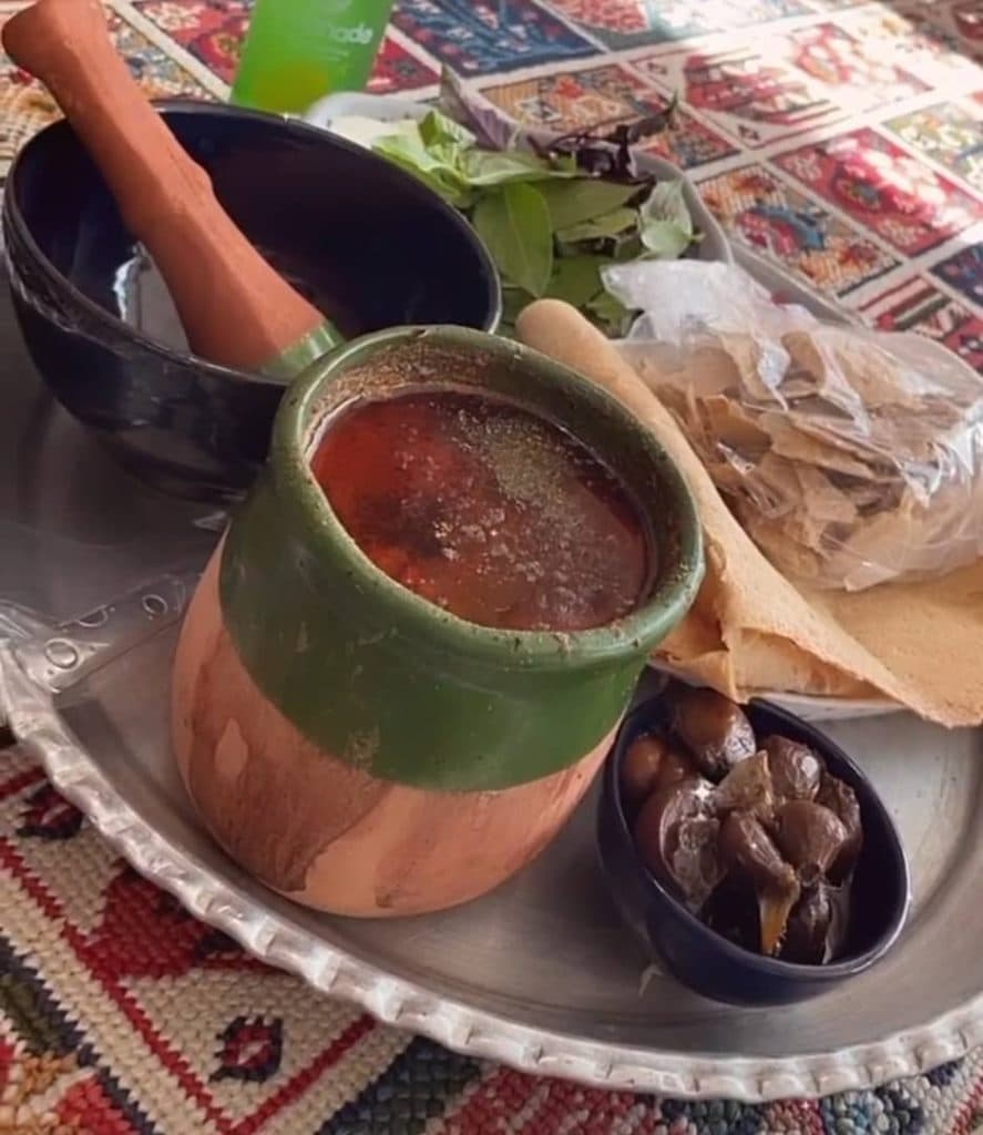 کبابی و دیزی سرای تحفه در سبزوار