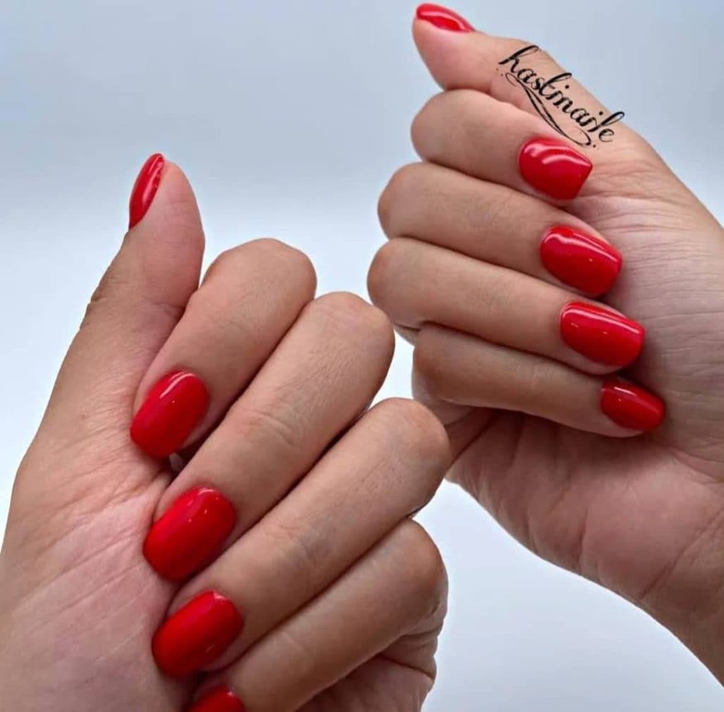 آموزش و خدمات تخصصی کاشت ناخن و مژه هستی در تهران