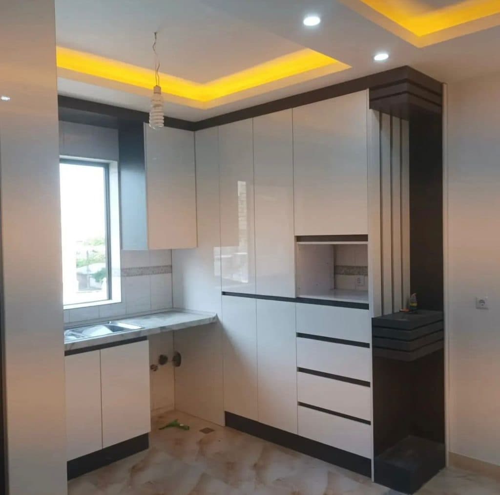 طراحی و نصب صفحات کورین و کابینت و کمد دیواری فلاح در قائمشهر مازندران