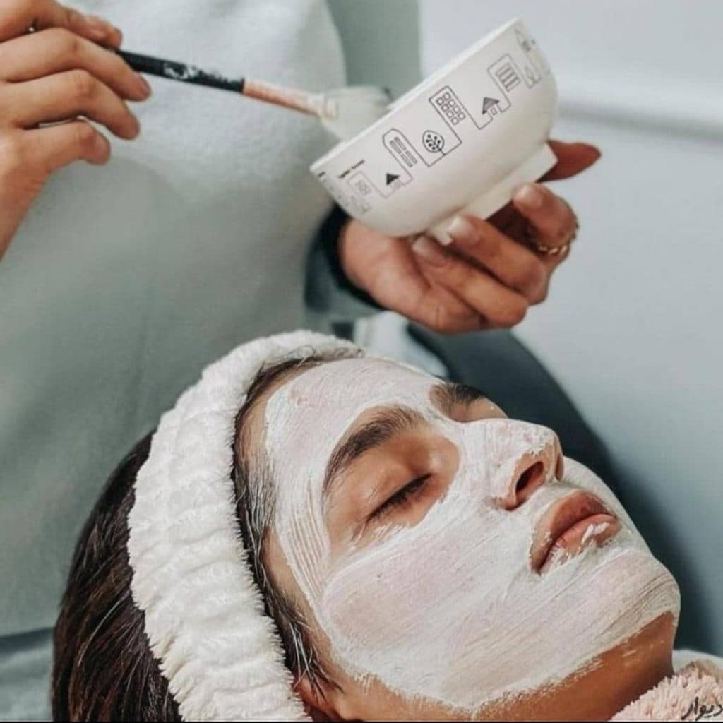 آموزش و خدمات تخصصی فشیال و درمان پوست مریم مینایی در تبریز