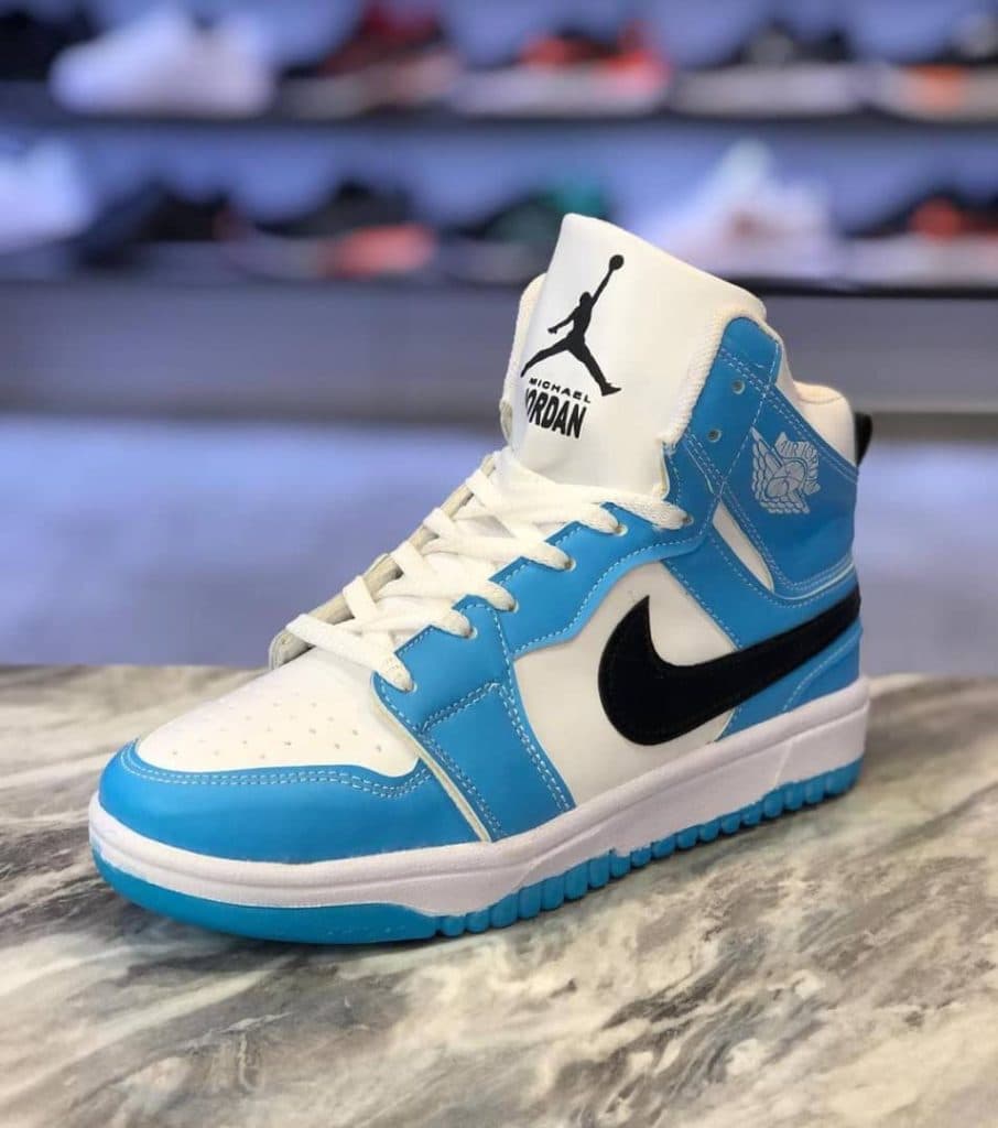 فروشگاه کفش و کیف لارا در بجنورد خراسان شمالی