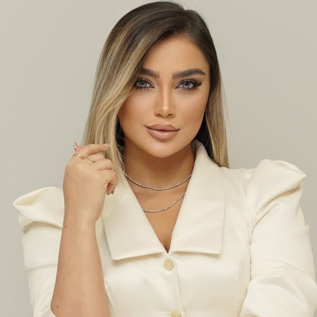 آموزش تخصصی آرایش دائم میکروبلیدینگ ابرو و ریموو تاتو ساناز عظیمی در آمل