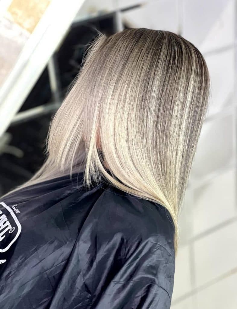 خدمات و آموزش تخصصی رنگ و لایت و احیا کارما در پرند