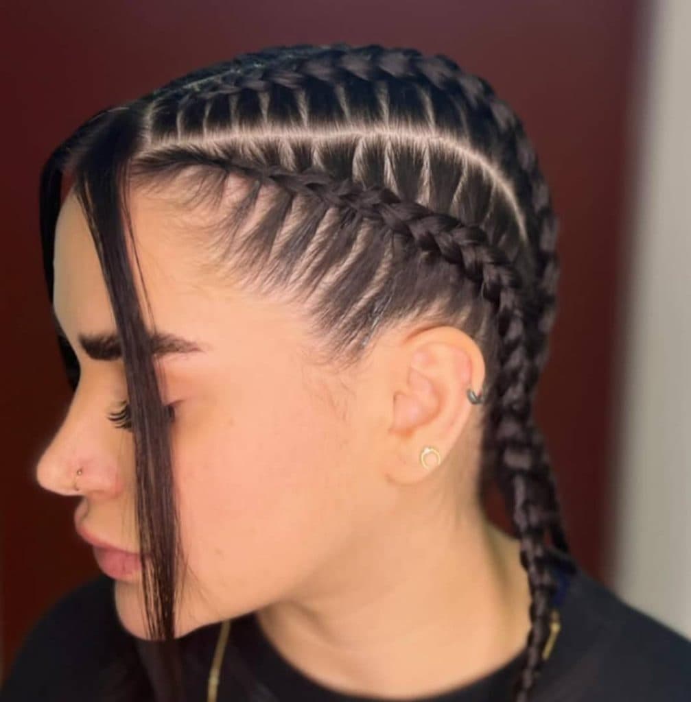 آموزش و خدمات تخصصی کاشت و اکستنشن مژه مهسا محزون در اندیشه تهران