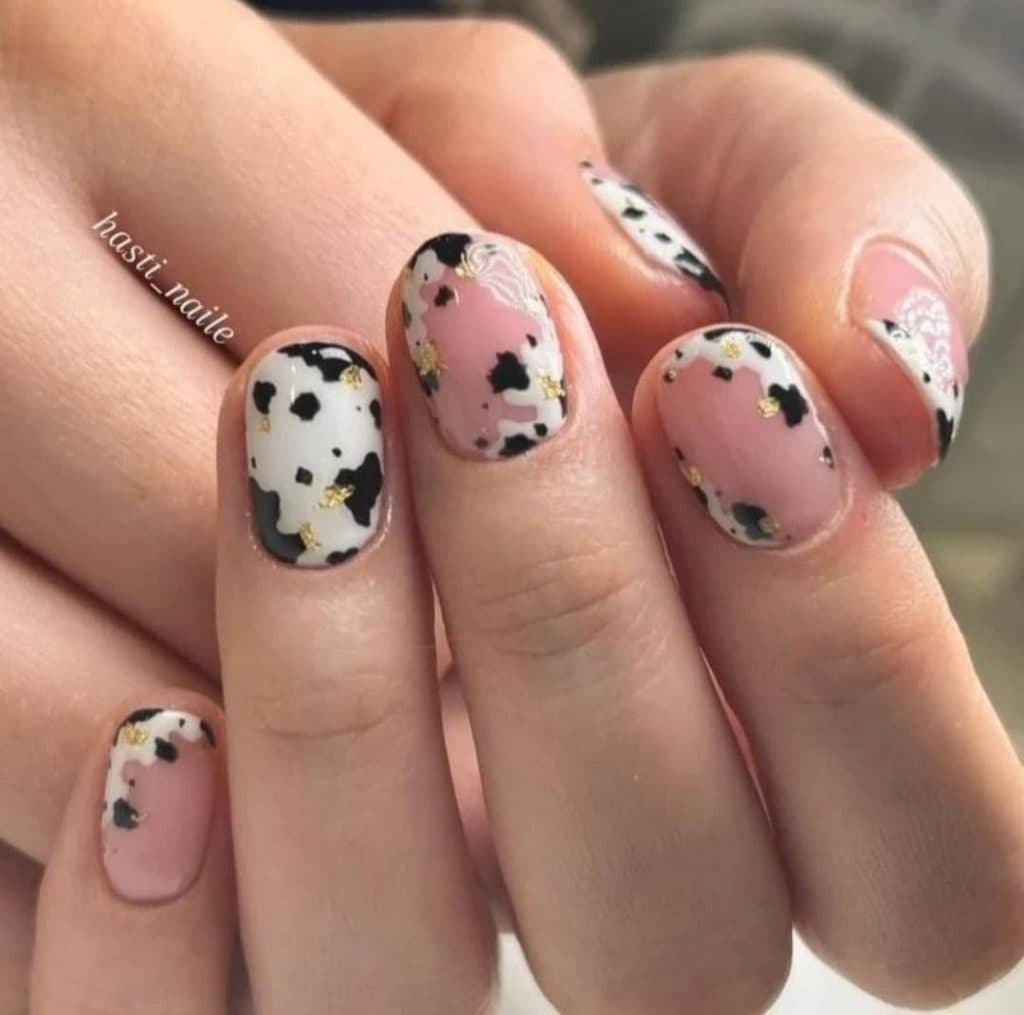 آموزش و خدمات تخصصی کاشت ناخن و مژه هستی در تهران