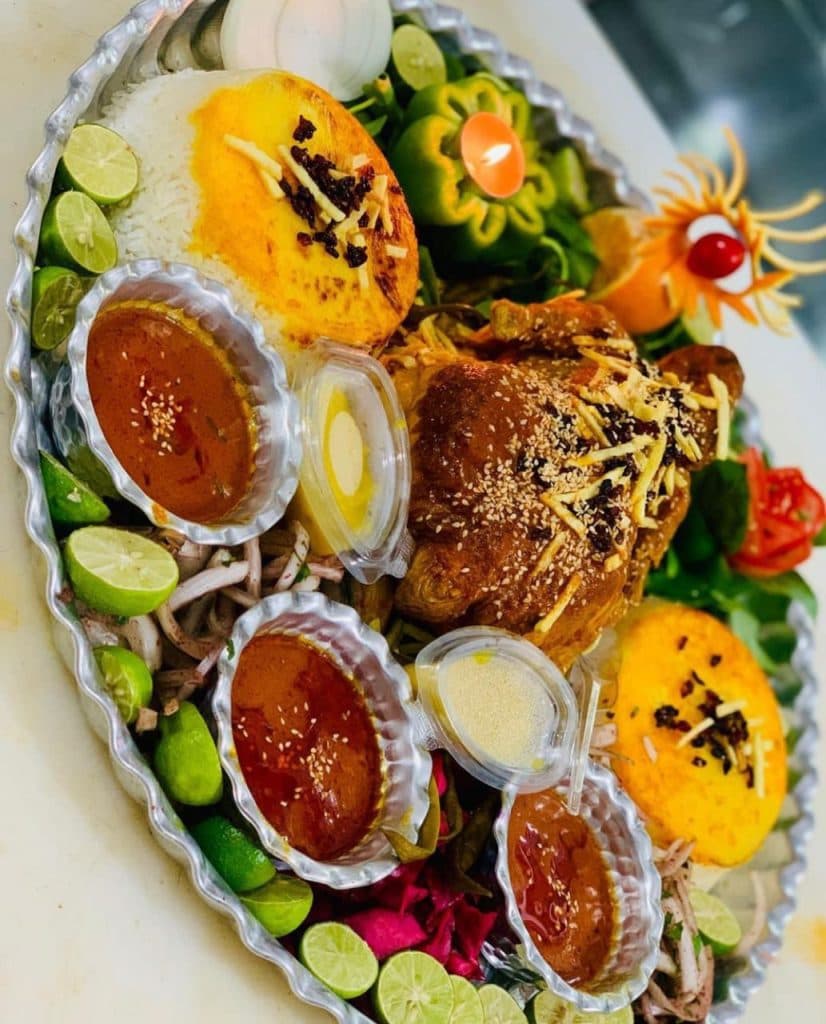 سفره خانه سنتی شبهای گناوه در بندر گناوه