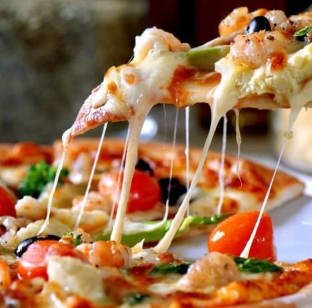 پیتزا و ساندویچ تنوری رویال برگر محمدی در آهندوست ارومیه