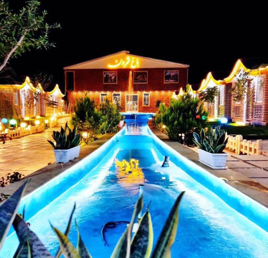 کافه رستوران و عمارت سنتی باغ شمرون در نیشابور خراسان رضوی