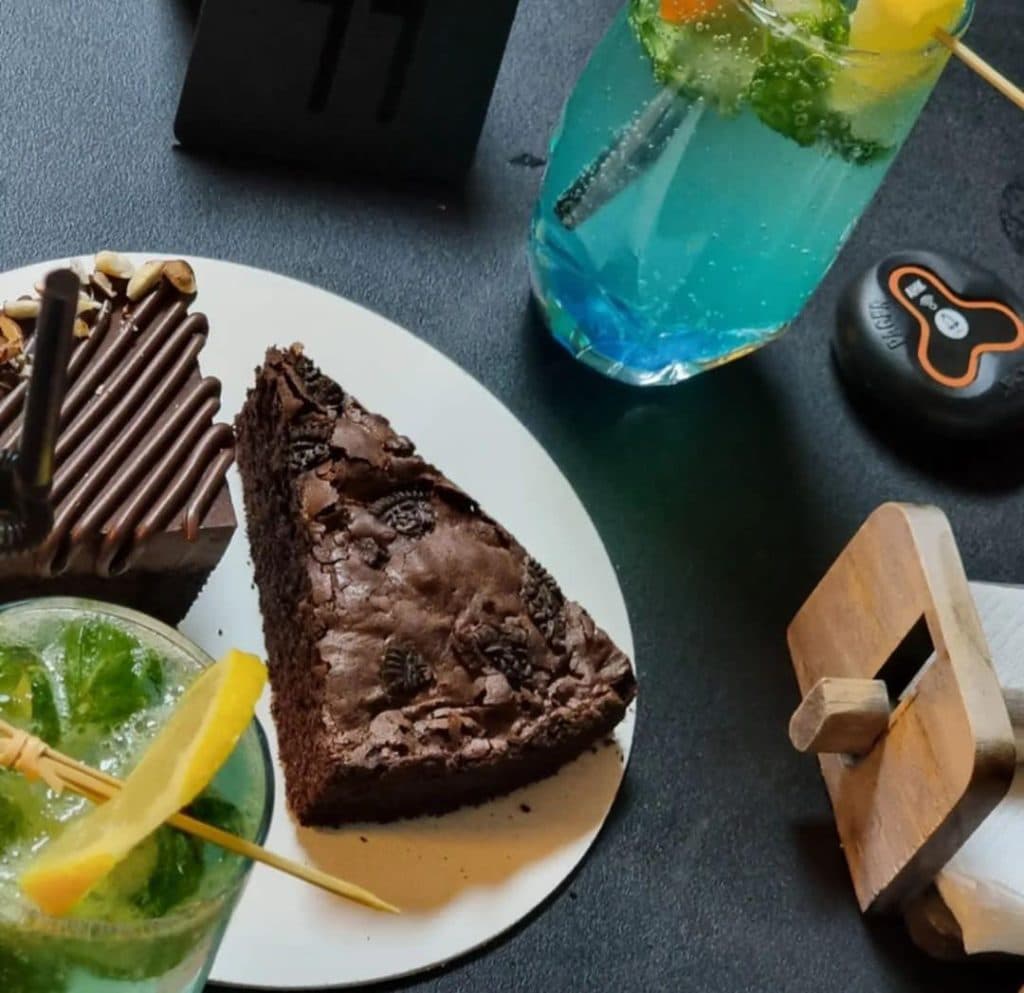 کافه رستوران لبن leben در قاین