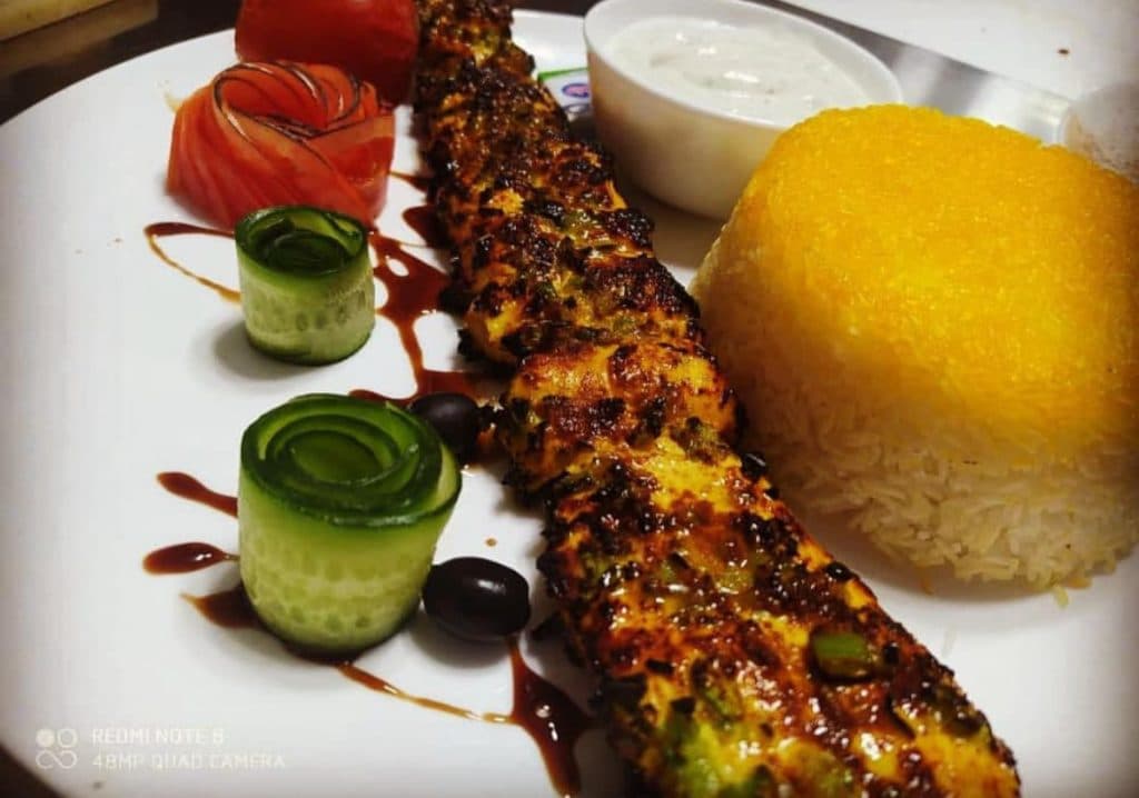 رستوران سنتی نیاوران در زاهدان