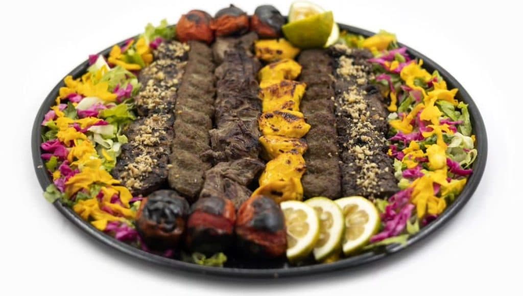 رستوران و بیرونبر پانیذ در یاسوج