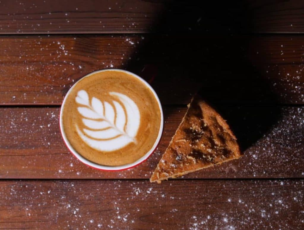 کافه رستوران لبن Leben در رودسر گیلان