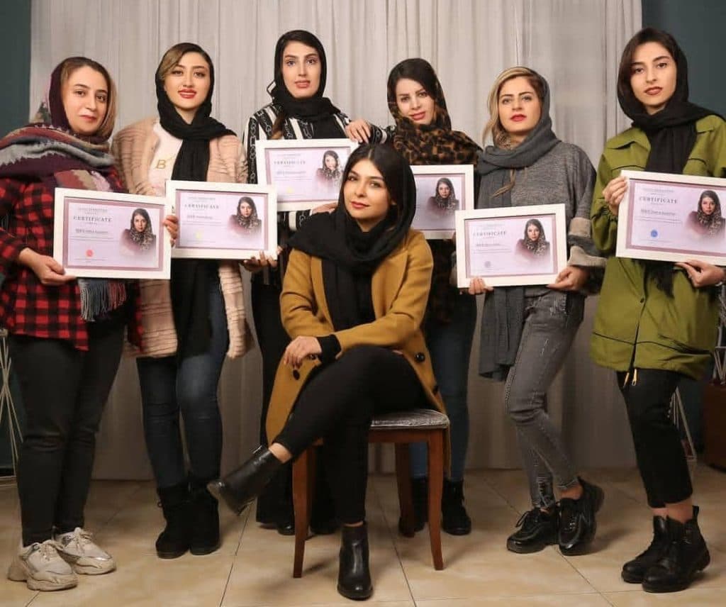 آموزش و خدمات تخصصی شینیون عروس ساناز شکفته در شهریار تهران