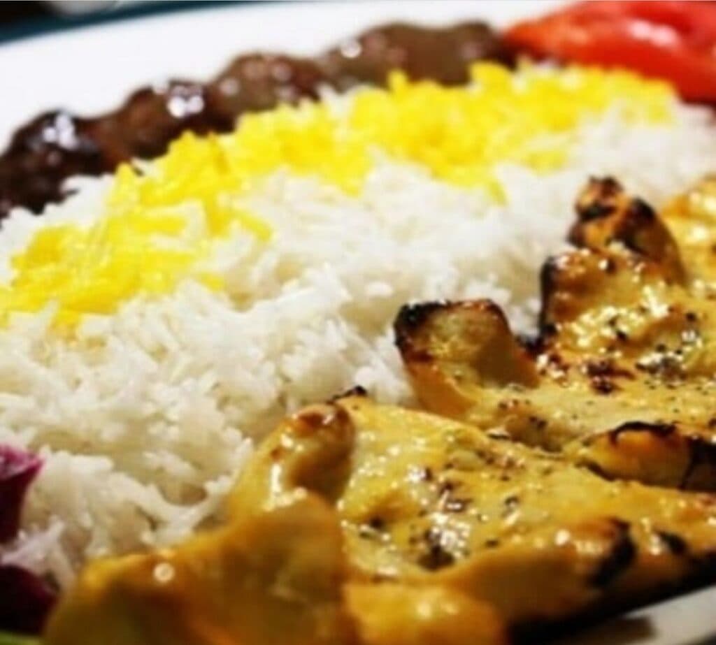 رستوران و بیرون بر شیرزاد در سیرجان