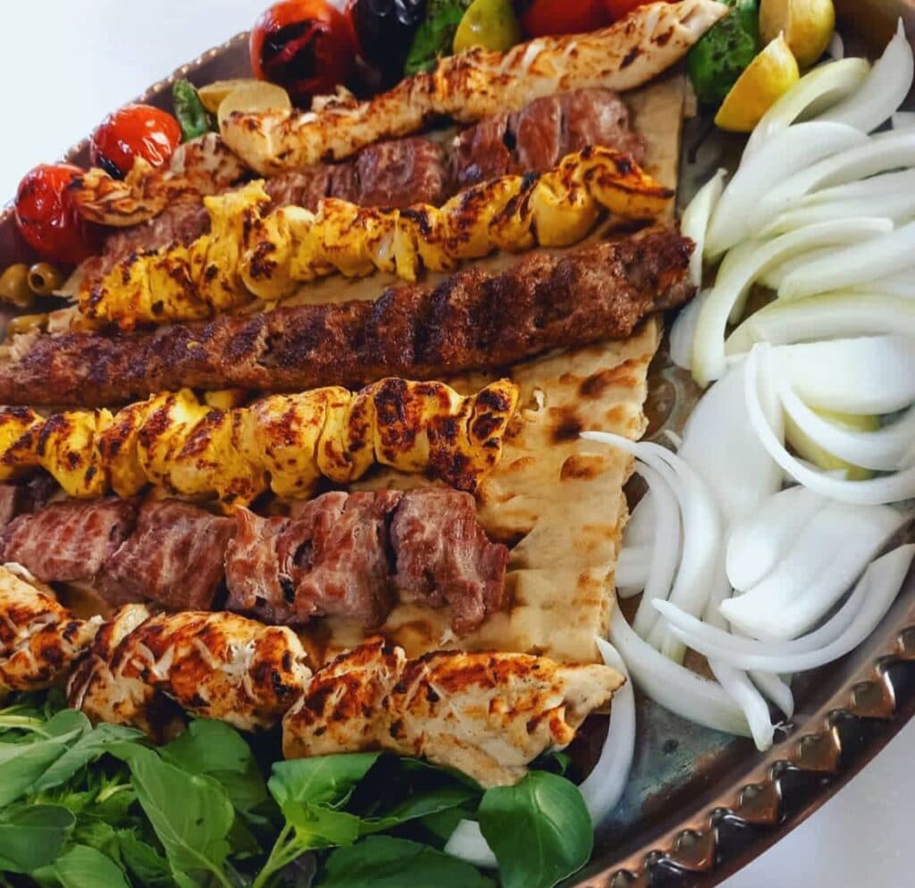 رستوران و غذای آماده خان سالار در بجنورد