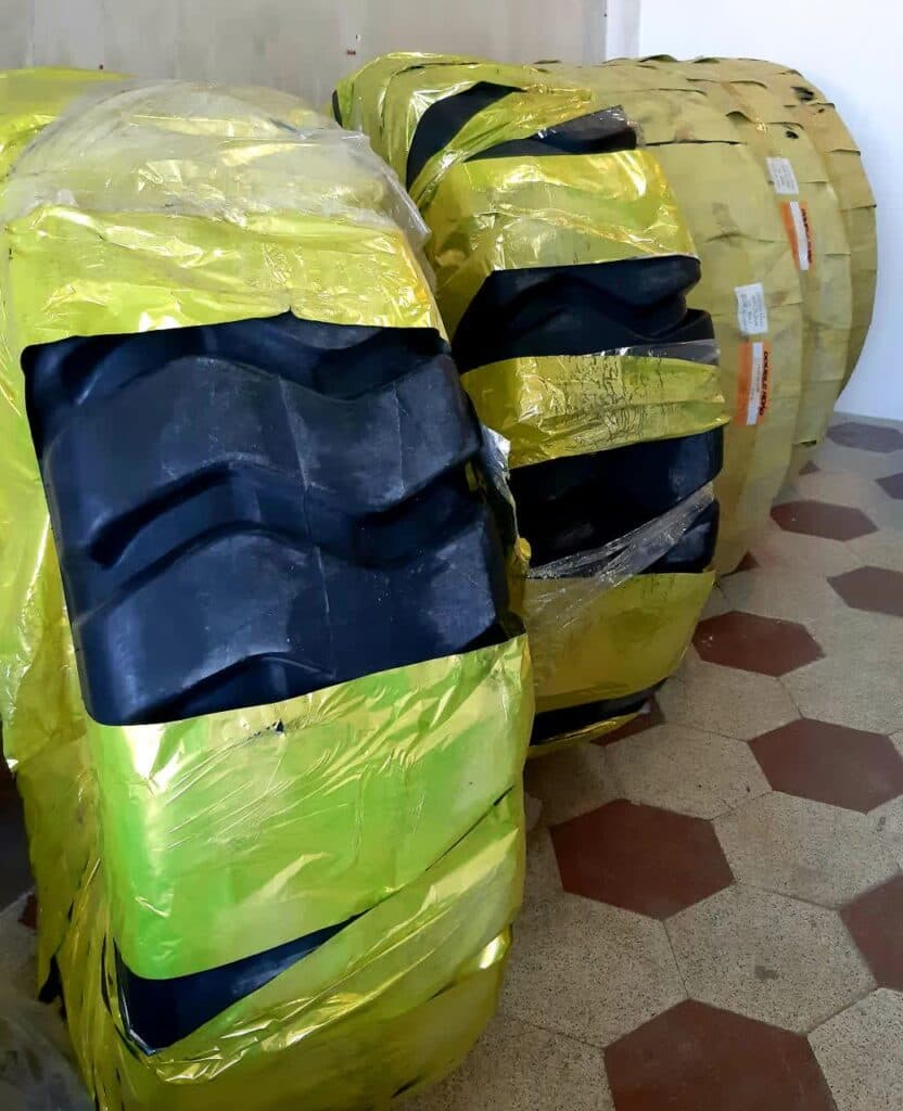 فروشگاه رینگ و لاستیک ماشین آلات راهسازی ستاری در مشهد