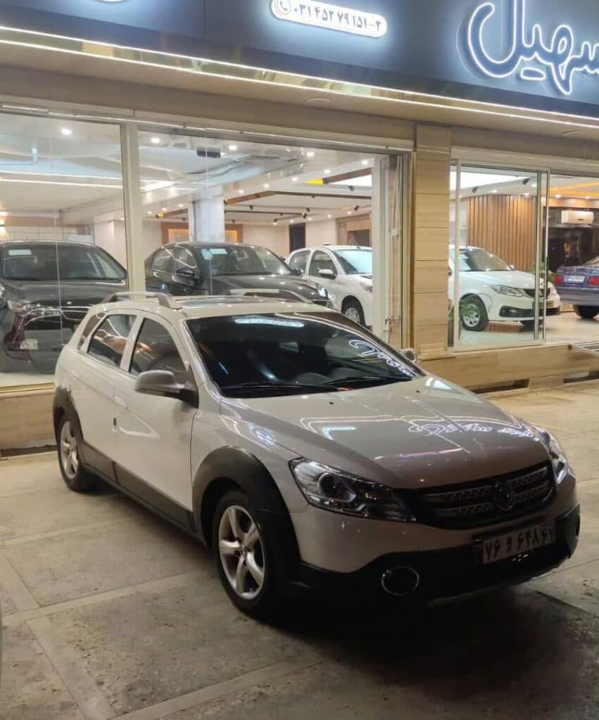 نمایشگاه خودرو سهیل در شاهین شهر اصفهان