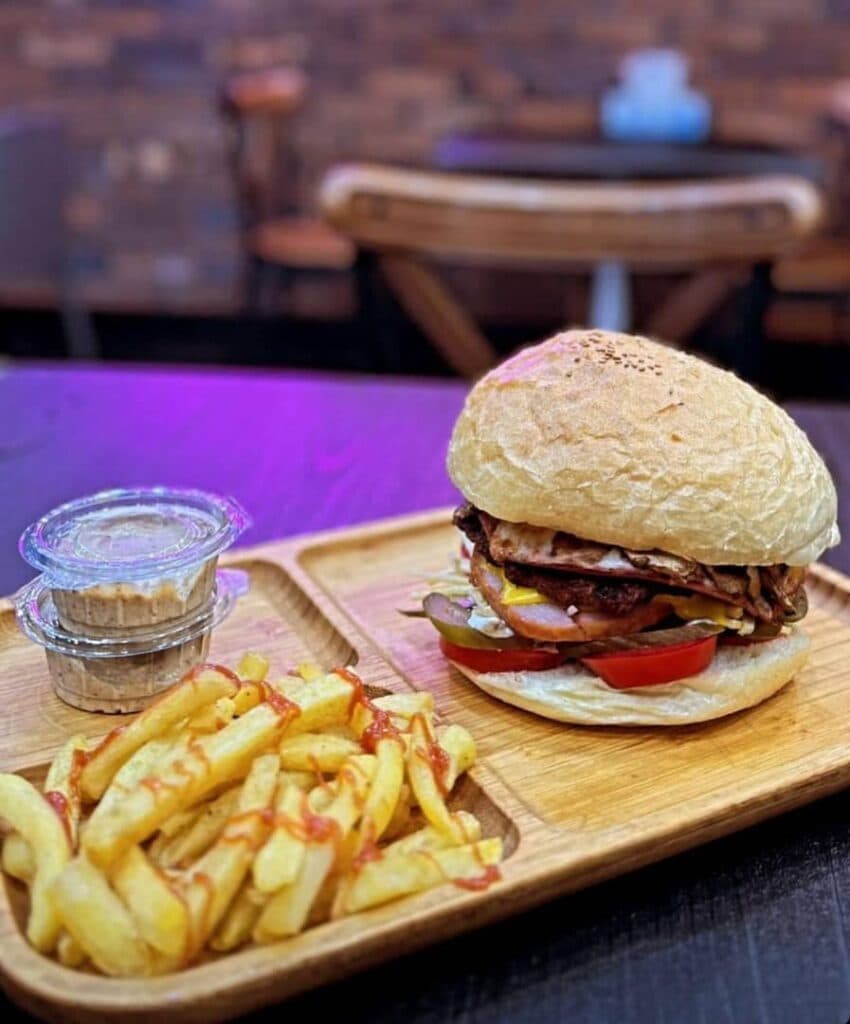 فست فود چیلیدو در اهواز