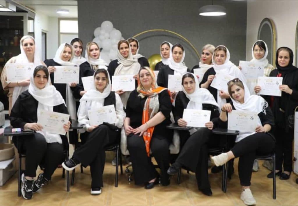 آکادمی فوق تخصصی رنگ و لایت زهرا سیف در نازی آباد تهران