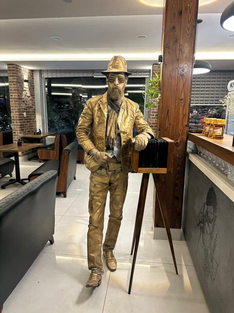 فست فود کیندر فود در مشهد