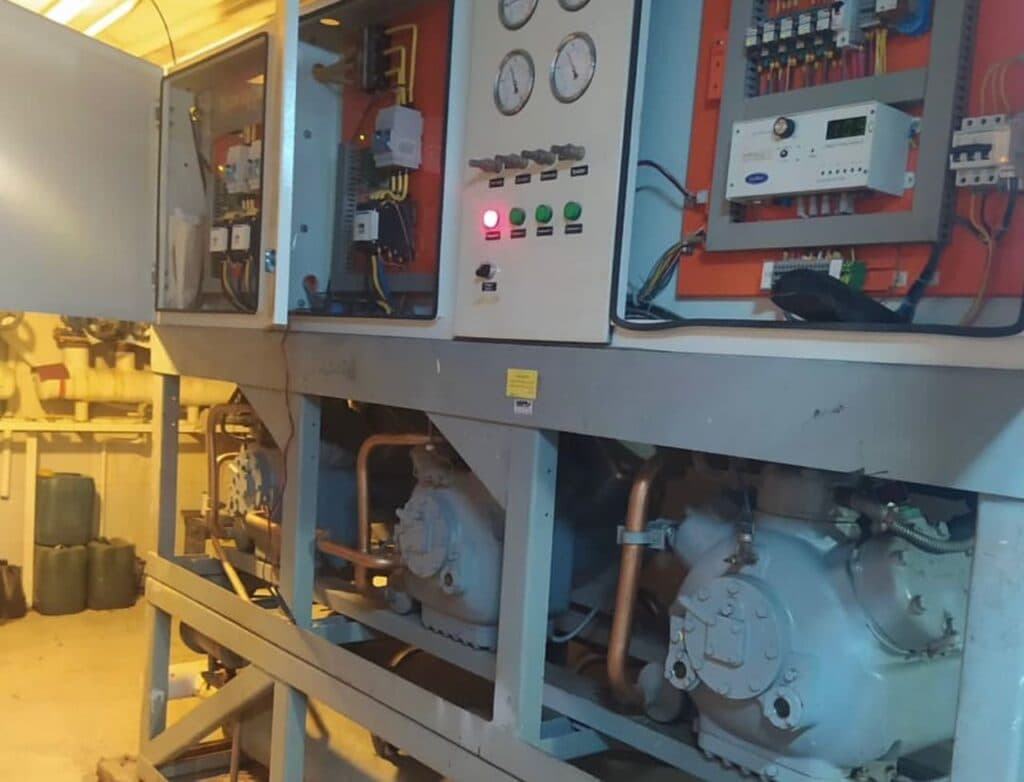 تعمیر و تعمیرکار چیلر و سردخانه بهنام برودت کیان در تهران