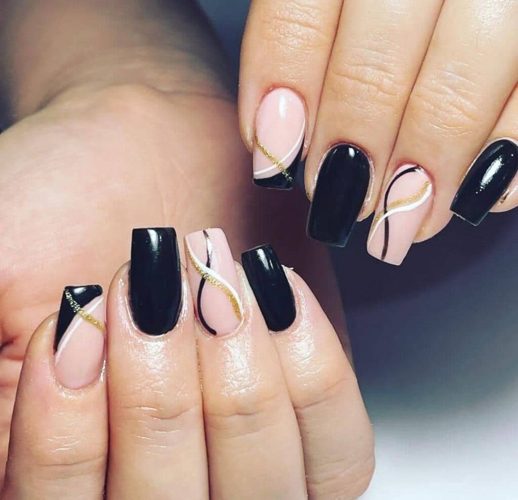 آموزش و خدمات کاشت و طراحی ناخن سحر تهرانی در رباط کریم تهران