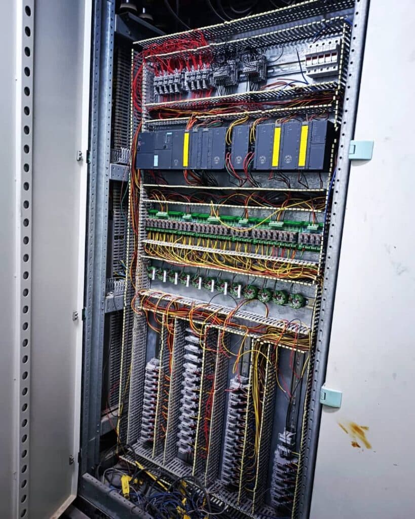 اتوماسیون صنعتی نوین ولت در اصفهان