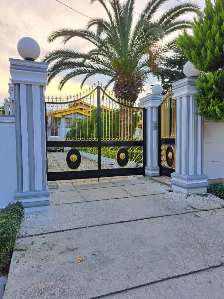 نقاشی اکرولیک کنتکس و پلاستیک ساختمان و کناف اکبری در سوادکوه