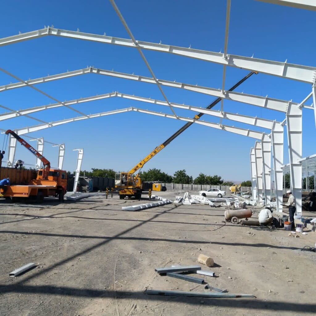 ساخت سوله سازی و سازه فلزی ساختمان صنعت کهربا در مشهد