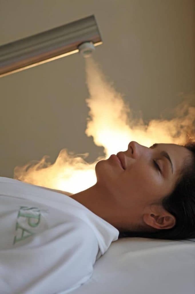 خدمات تخصصی پاکسازی پوست هایفوتراپی مزوتراپی مو و صورت فروزان خواجوی در اهواز