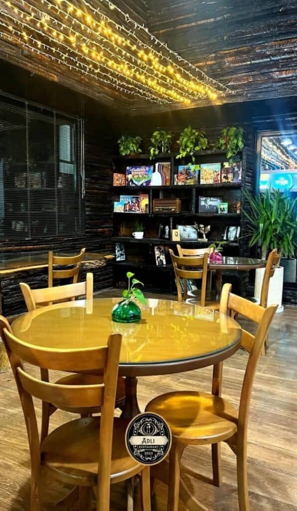 کافه رستوران آدلی در بجنورد