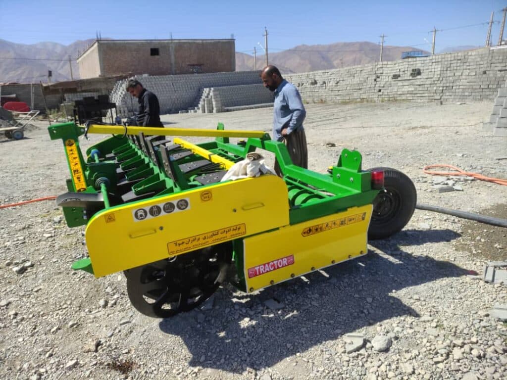 تولید تریلی 8 چرخ لودر صنعتی تراکتور چیزل چیانه صنعت در پیرانشهر