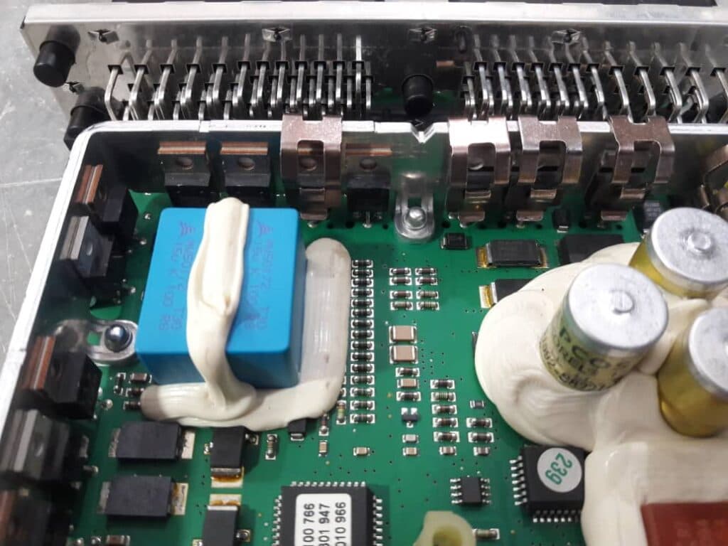 تعمیر برد و ECU ماشین های سنگین و راهسازی سلطانی در آمل