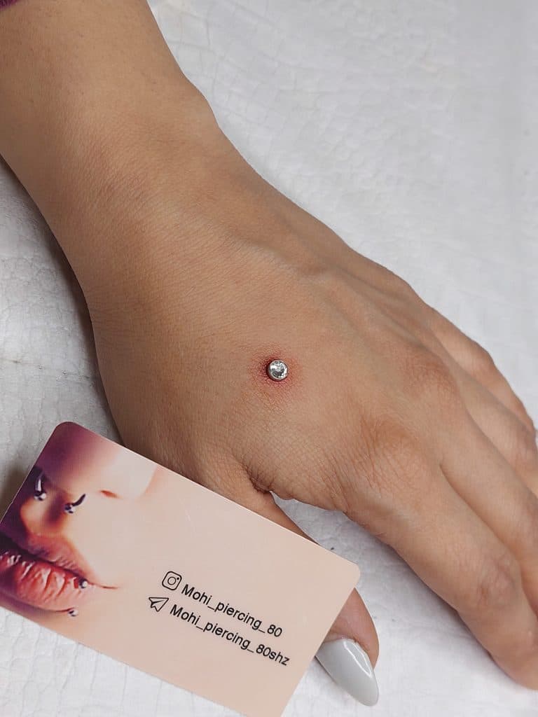 خدمات تخصصی پیرسینگ و چال لپ محی در شیراز