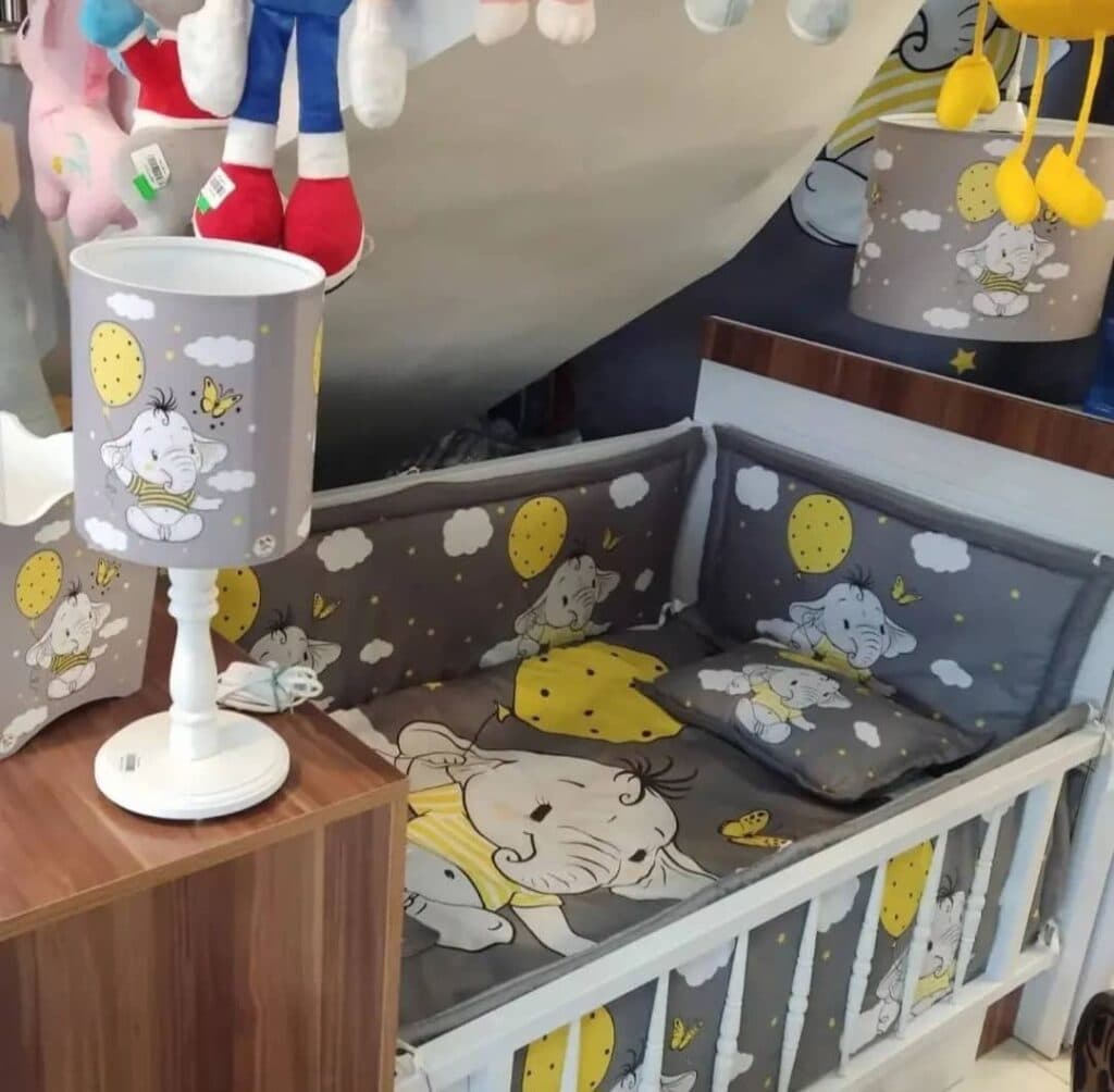 تولید و نصب کابینت کمد دیواری صنایع چوبی آشوری در اقبالیه قزوین