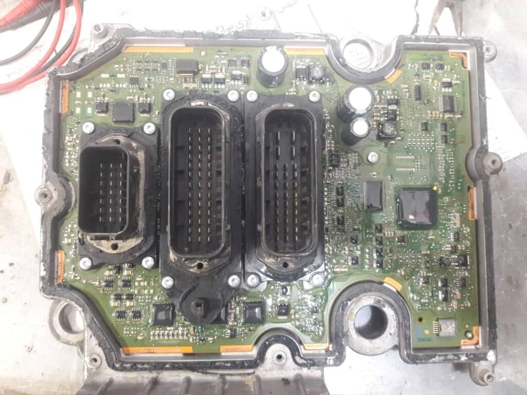 تعمیر برد و ECU ماشین های سنگین و راهسازی سلطانی در آمل