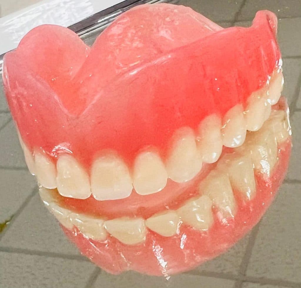 دندانپزشکی و دندانسازی صدف در تهران