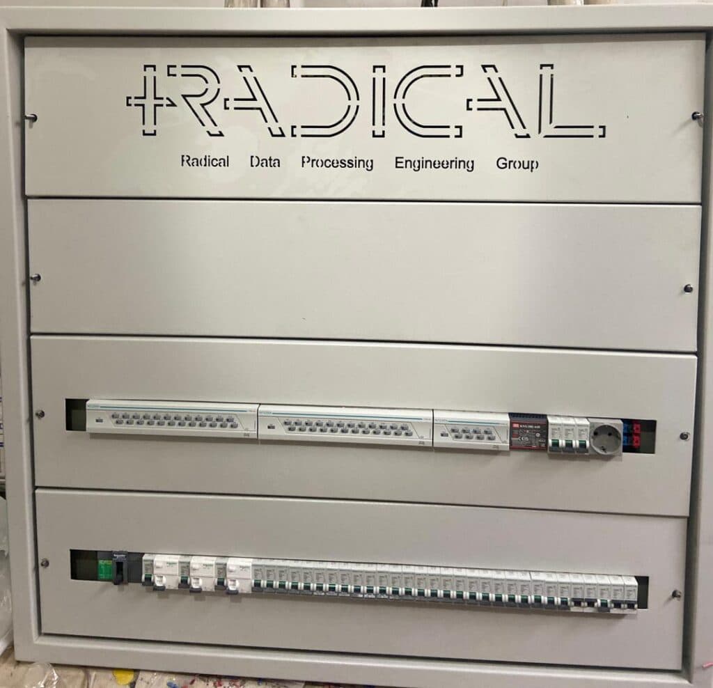 طراح سیستم های برق هوشمند داده پرداز رادیکال در مشهد