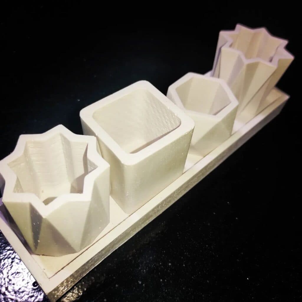 تولید فروش و پخش دکوری سرویس بهداشتی و اداری پلی استر پارسی گل در شیراز