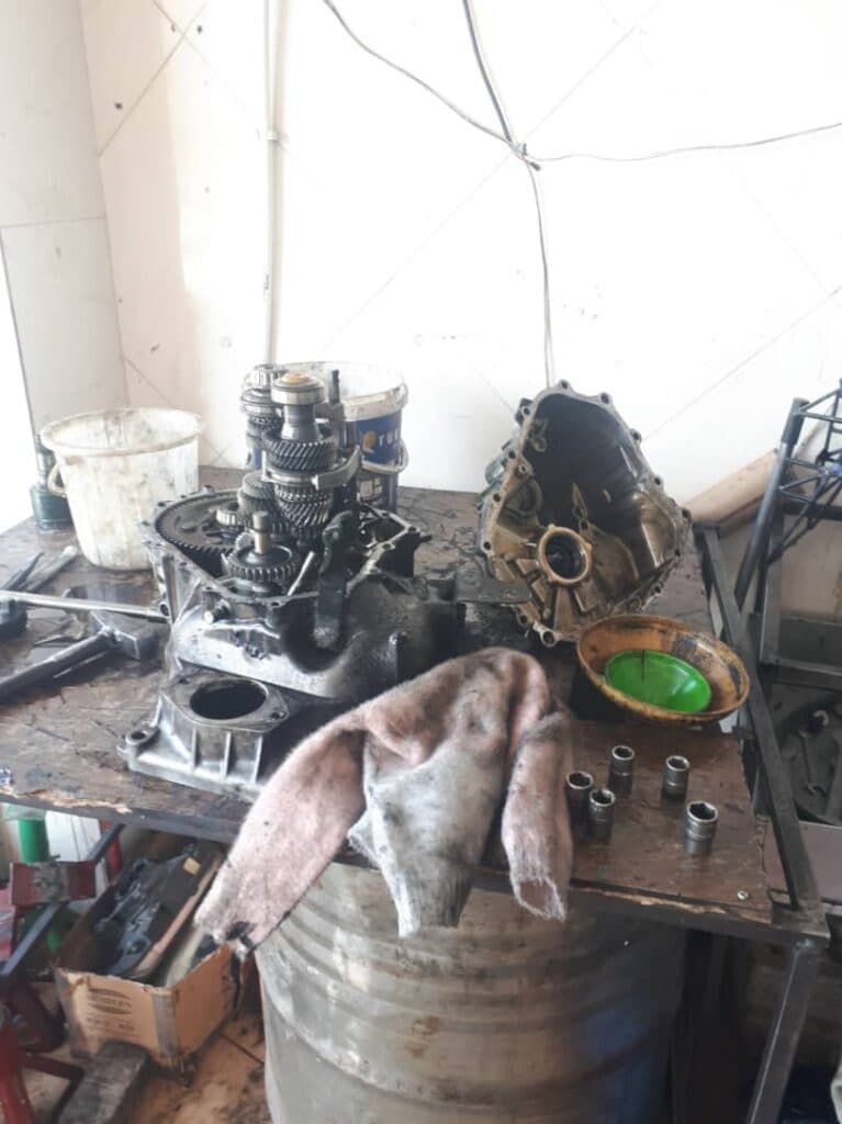 تعمیرات مکانیکی و جلوبندی خودرو کاریزما در صدرا شیراز