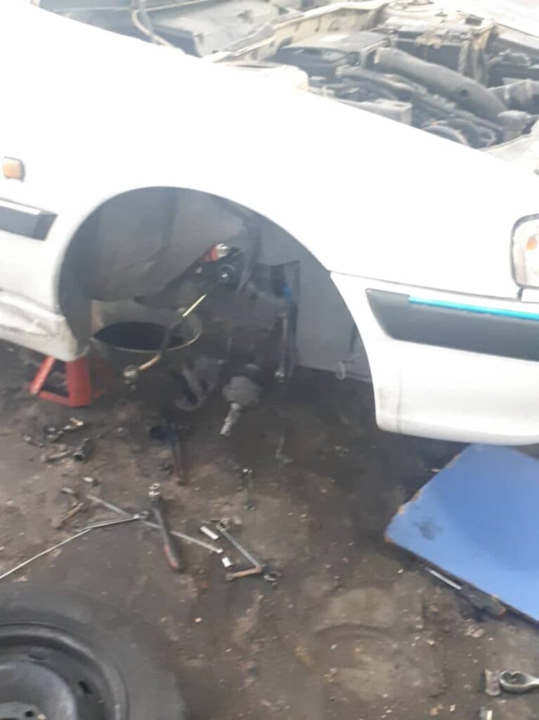 تعمیرات مکانیکی و جلوبندی خودرو کاریزما در صدرا شیراز