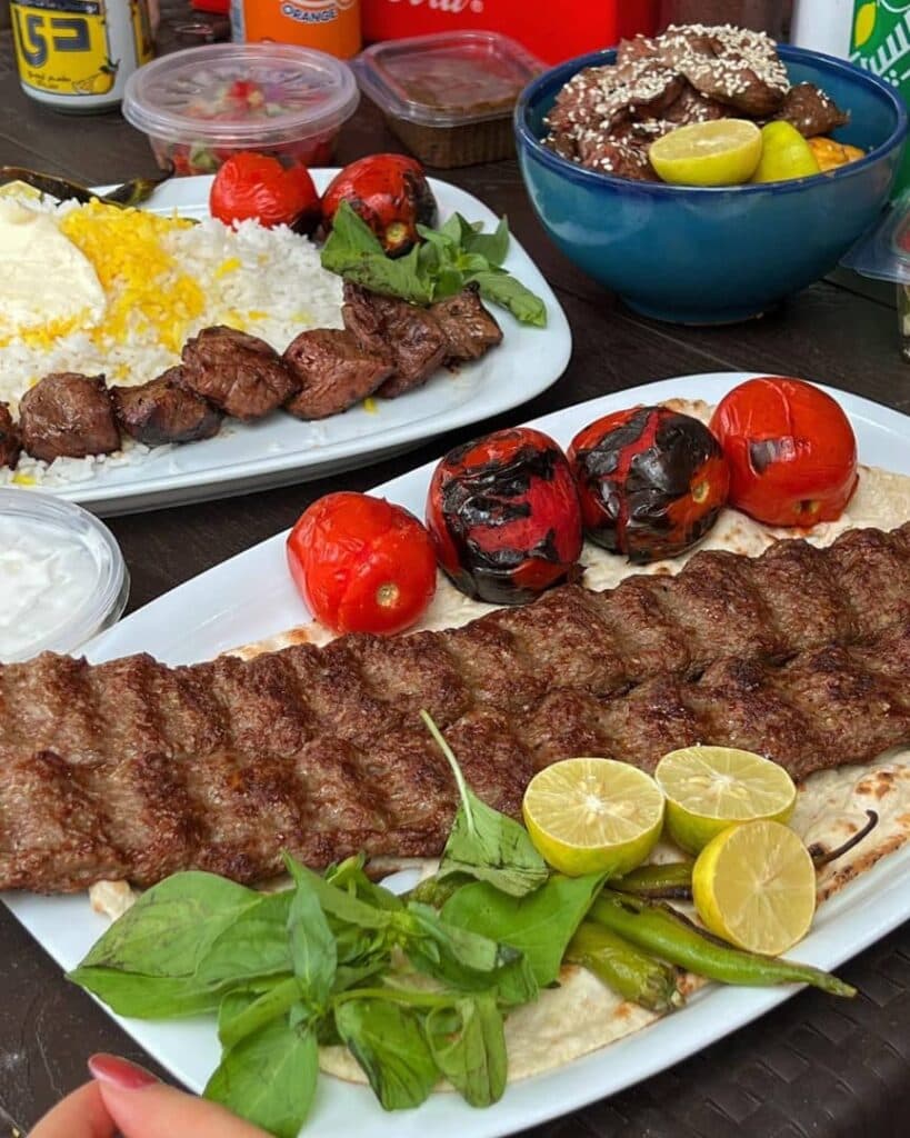 کاسه کباب کاکو در مامونیه ساوه