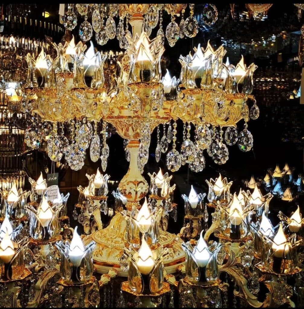 قصر لوستر باکارات در لاهیجان