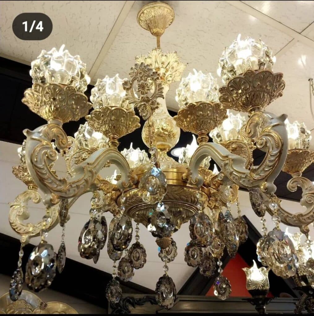 قصر لوستر باکارات در لاهیجان