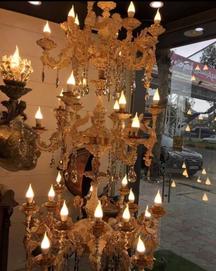 قصر لوستر باکارات در لاهیجان