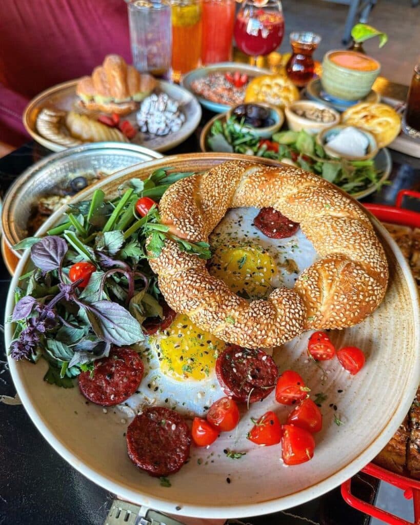 کافه رستوران فیکا در تبریز