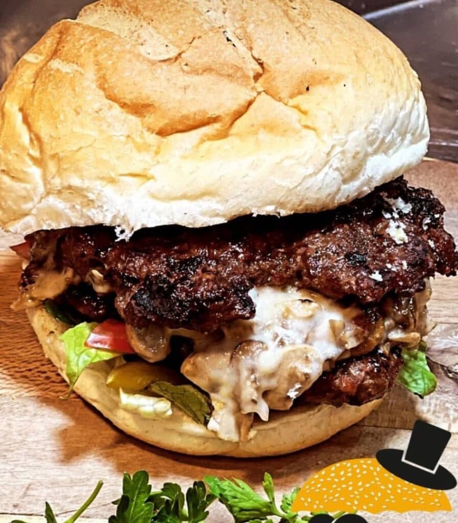 فست فود و بیرون بر آقای 20 در آزادشهر یزد