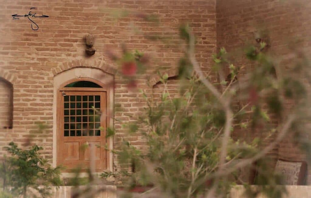 اقامتگاه سنتی و گردشگری کاروانسرای شاه عباسی ده نمک در گرمسار سمنان