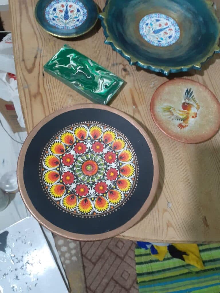 نقاشی ساختمان رنگ آمیزی و طراحی گیلانی در تنکابن مازندران